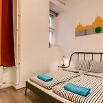 Pal's Mini Hostal *
