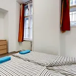 Pal's Mini Hostel