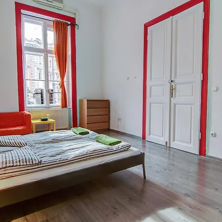 Pal's Mini Hostel